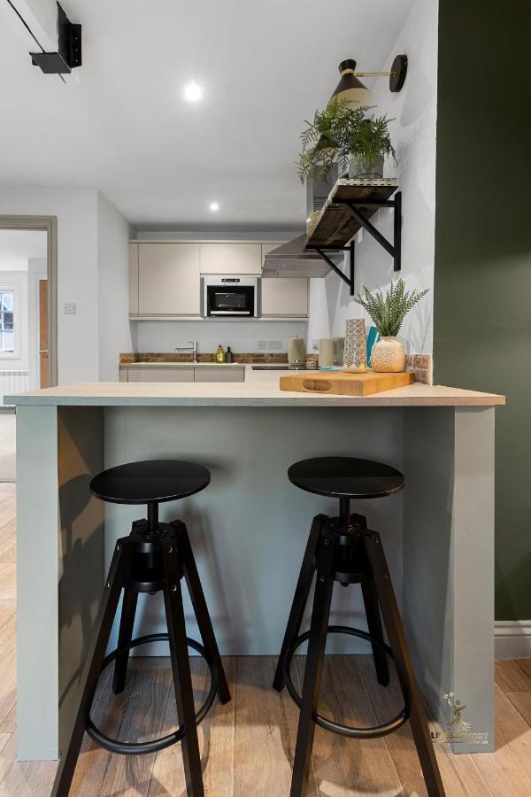 Luxe Courtyard Apartment For 4 Near Exeter City Centre 외부 사진